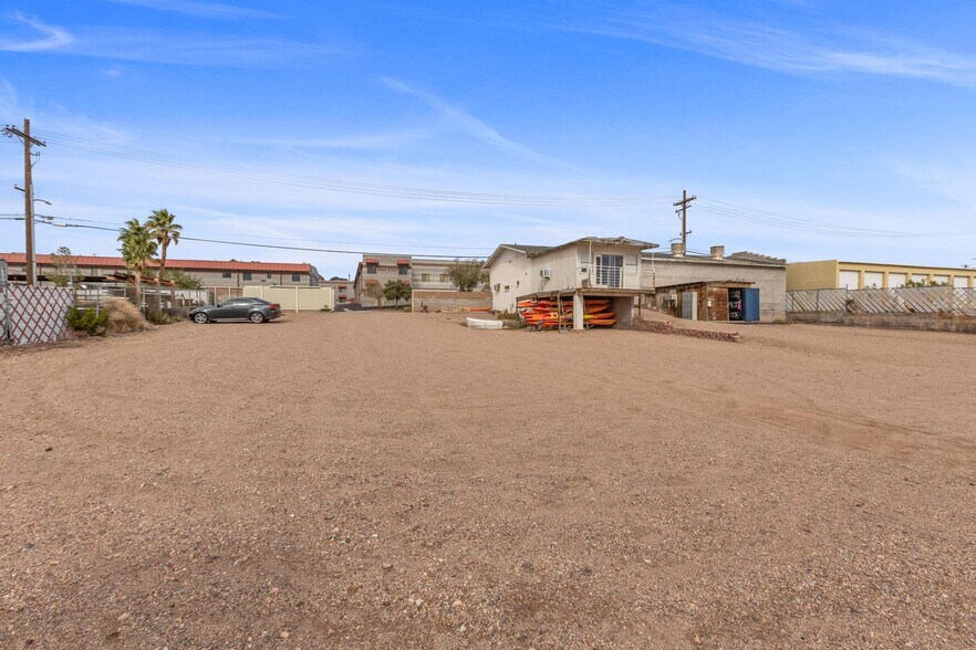 More Photos Of 1621 Foothill Dr, Boulder City General Retail For Sale