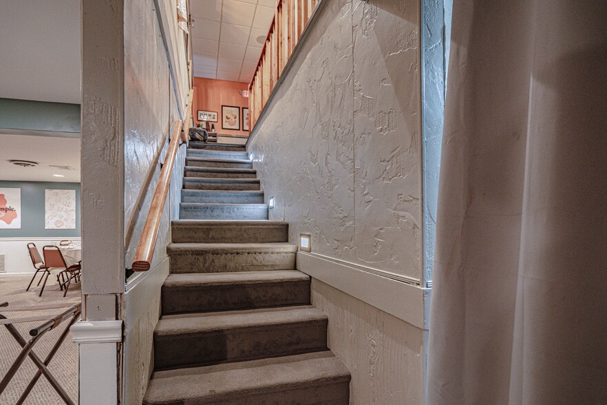 More Photos Of 754 Cherokee st, Fountain Hill Restaurant For Sale