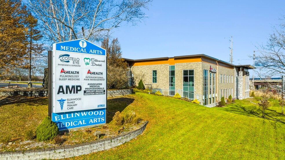 More Photos Of 4 Ellinwood Dr, New Hartford Medical For Sale