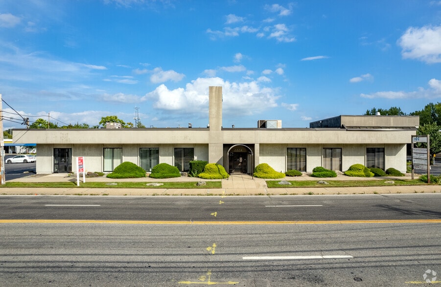 More Photos Of 2224 Pawtucket Ave, East Providence Office For Sale