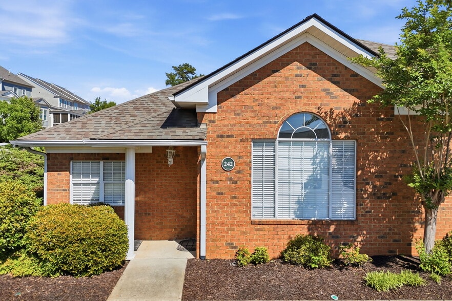 More Photos Of 234-242 Creekstone Rdg, Woodstock Office For Lease