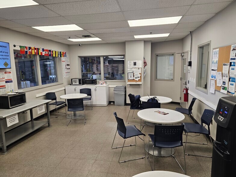 More Photos Of 36 N Hackensack Ave, Kearny Truck Terminal For Lease