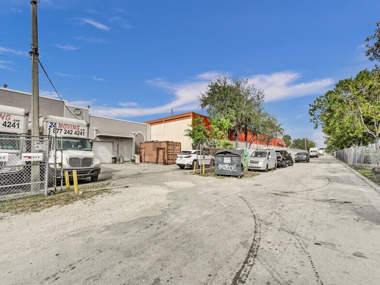 More Photos Of 10812-10818 NW 6th Ct, Miami Warehouse For Sale