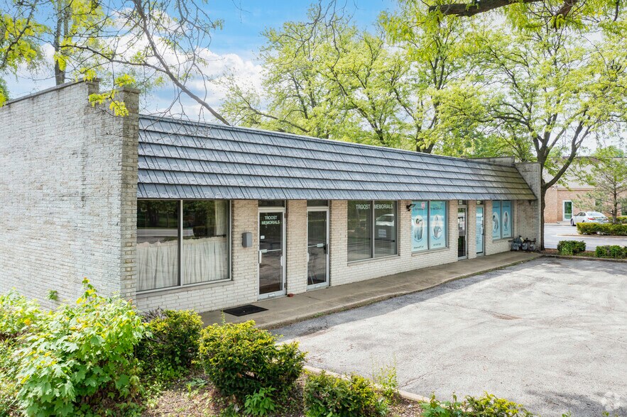 Primary Photo Of 9849-9853 Gross Point Rd, Skokie Office For Lease