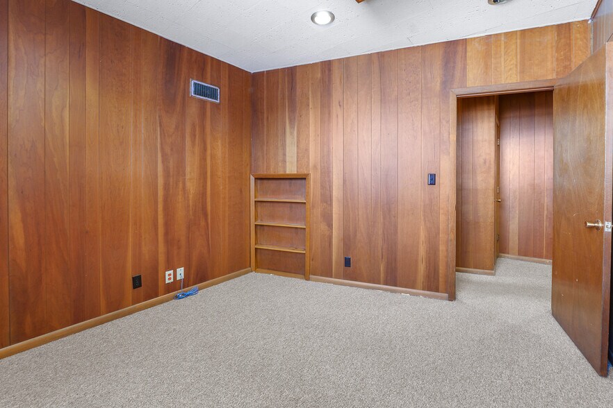 More Photos Of 6 E 1st St, Fond Du Lac Office For Sale