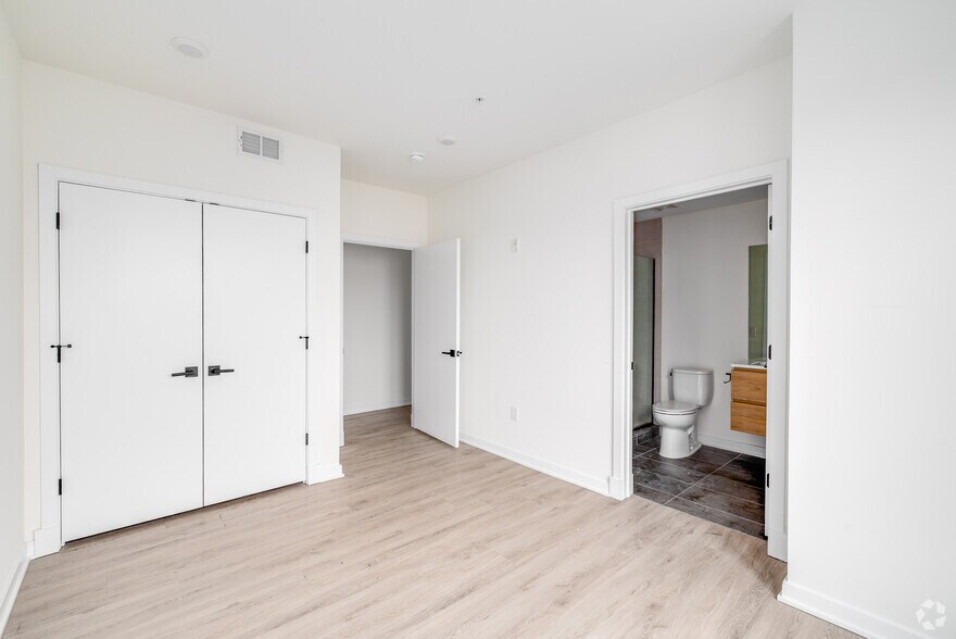 More Photos Of 500 N 13th St, Philadelphia Multifamily For Sale