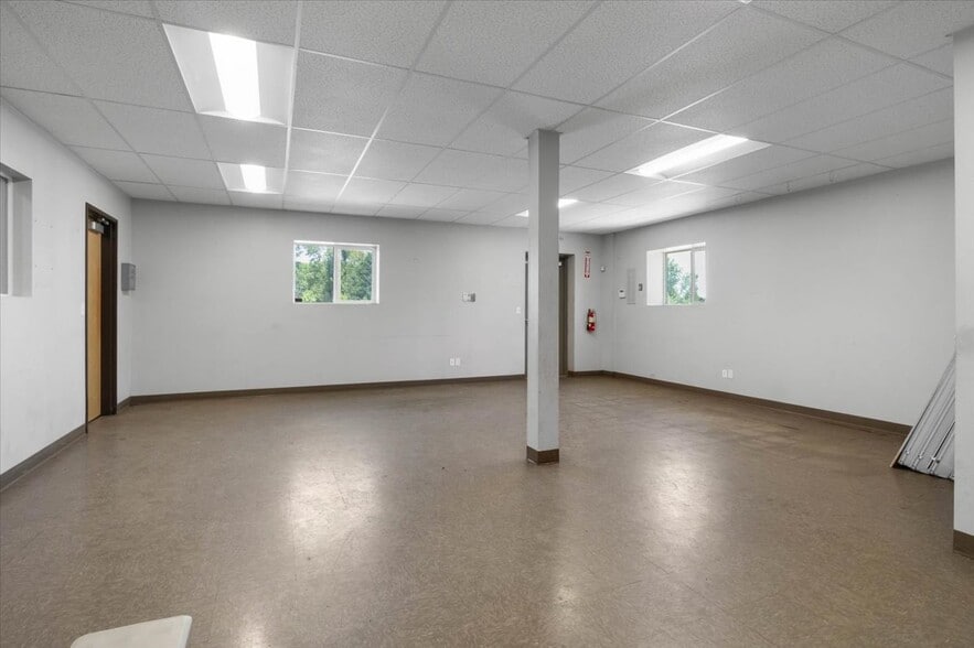 More Photos Of 600 Goldfish Farm Rd SE, Albany Warehouse For Lease