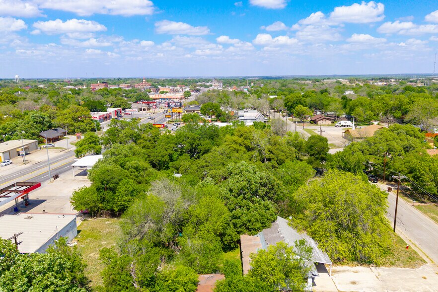 More Photos Of 725 S Brazos St, Lockhart Land For Sale