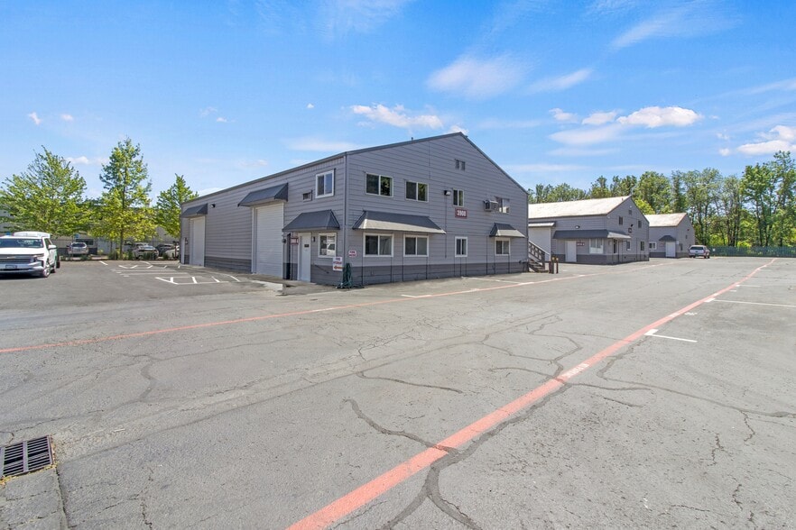 More Photos Of 3904-3922 W 1st Ave, Eugene Unknown For Lease