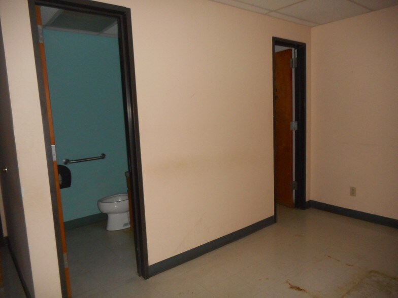More Photos Of 864 Central Blvd, Brownsville Medical For Sale