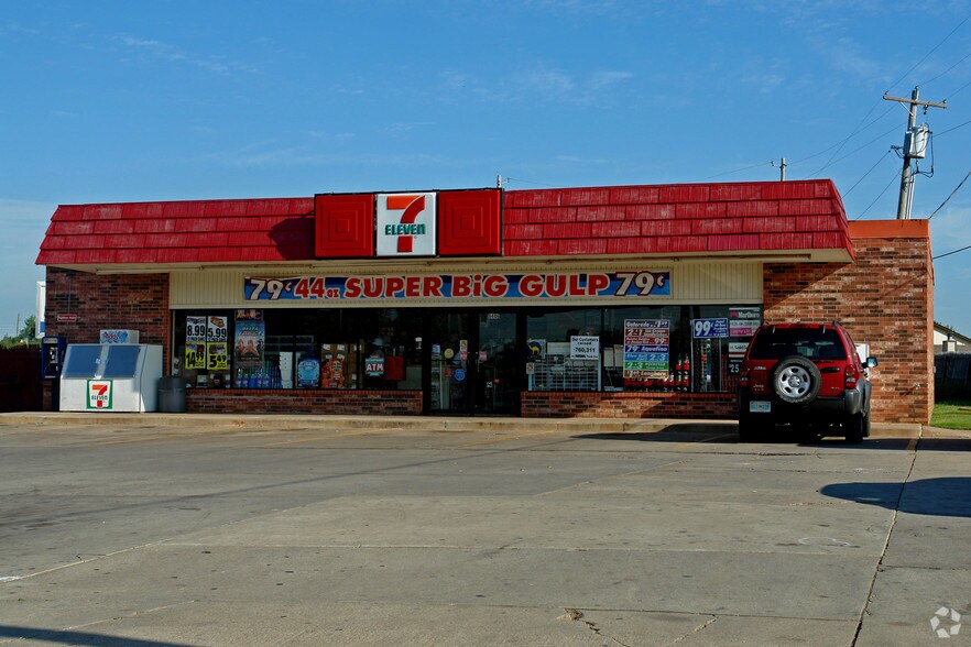 More Photos Of 1401 E Memorial Rd, Edmond Convenience Store For Lease