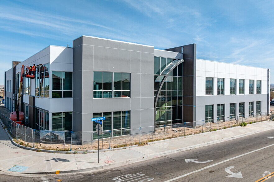 More Photos Of 15075 Amargosa Rd, Victorville Medical For Lease