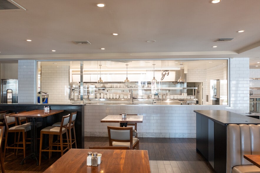 More Photos Of 74225 Highway 111, Palm Desert Restaurant For Lease