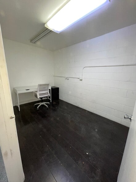 More Photos Of 10702 Magnolia Blvd, North Hollywood Auto Repair For Lease