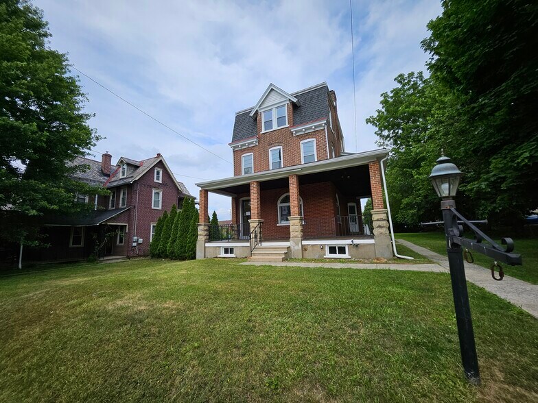 More Photos Of 1977 S 5th St, Allentown Office Residential For Sale