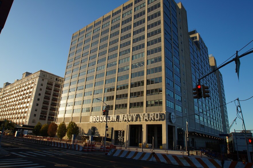 More Photos Of 219 Park Ave, Brooklyn Land For Lease
