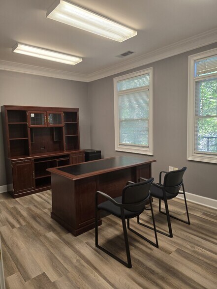 More Photos Of 5480 McGinnis Village Pl, Alpharetta Office For Sale