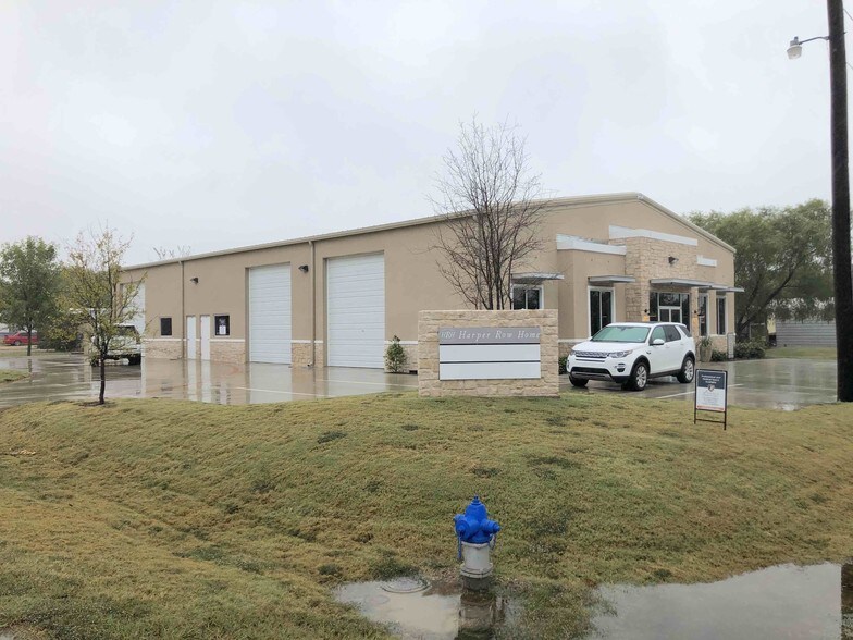 More Photos Of 105 King Rd, Frisco Showroom For Lease
