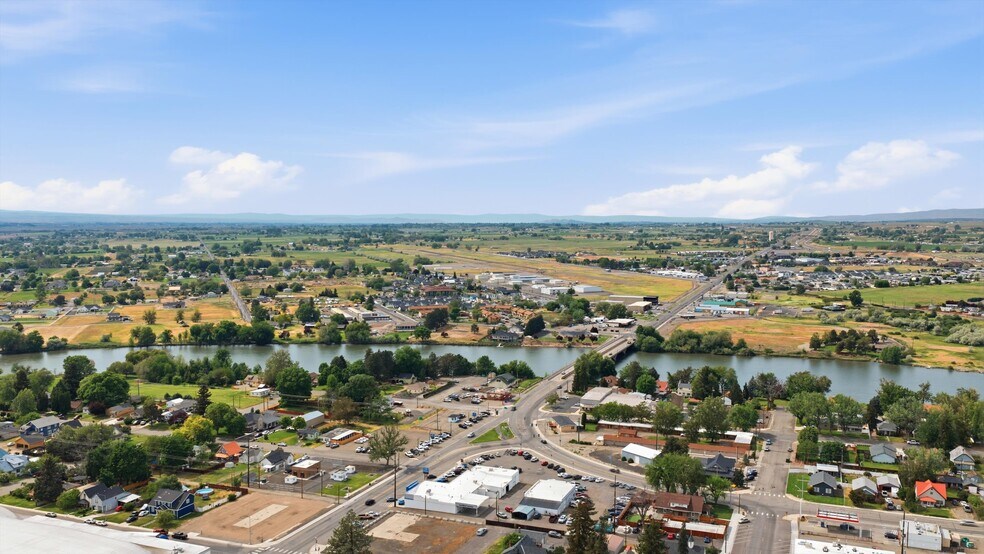 More Photos Of 602 7th St, Prosser Specialty For Sale