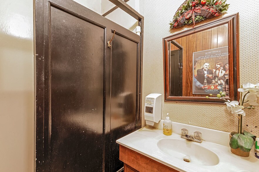 More Photos Of 249 Grand Ave, South San Francisco Storefront Retail Residential For Sale