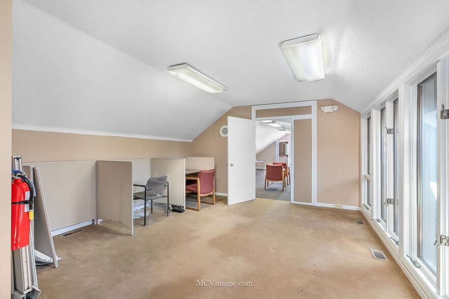 More Photos Of 15419 E 127th St, Lemont Office Residential For Sale