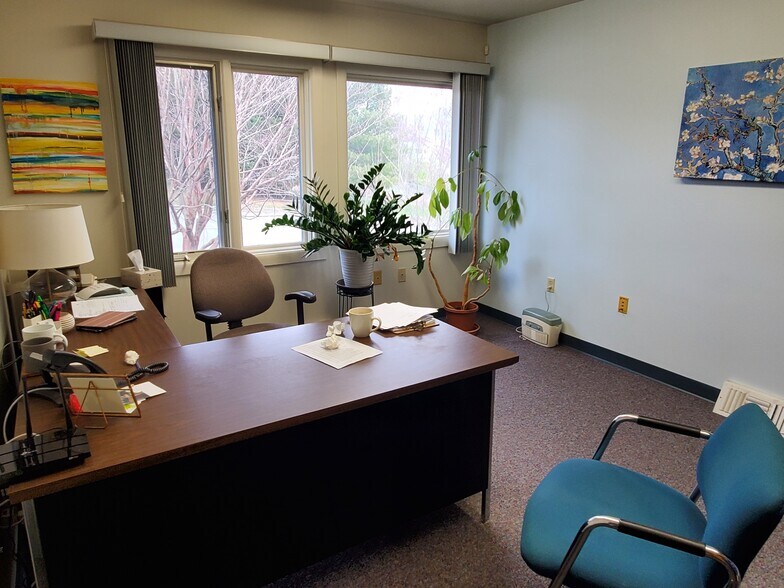 More Photos Of 7857 Enon Dr, Hollins Medical For Sale