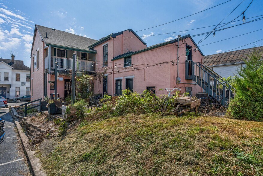More Photos Of 115 W Main St, Wilmington Office For Sale
