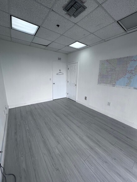More Photos Of 900 W 49th St, Hialeah Medical For Lease