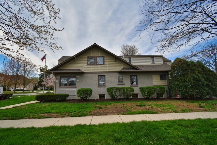 More Photos Of 849 N Ellsworth St, Naperville Office For Lease