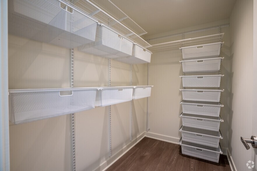 More Photos Of 1000 S Capitol St SE, Washington Apartments For Lease