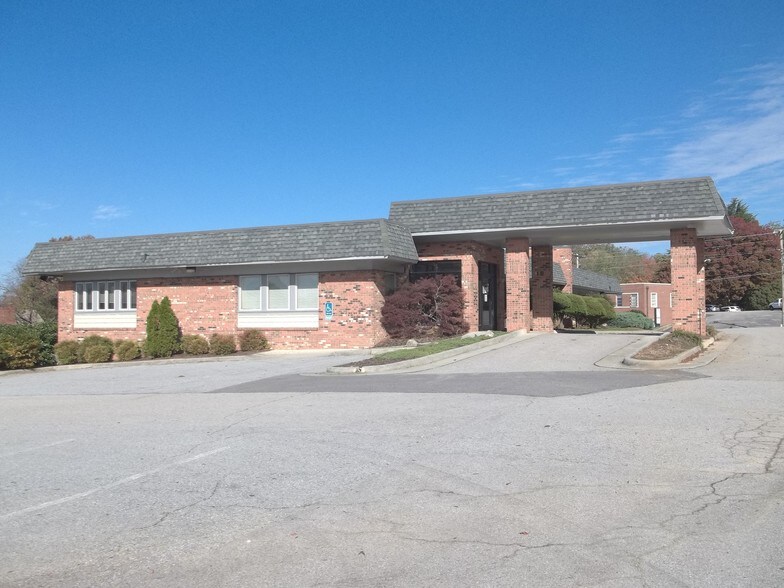 More Photos Of 101 Holbrook St, Danville Medical For Lease