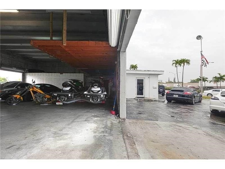 More Photos Of 13990 NW 6th Ct, Miami Warehouse For Lease