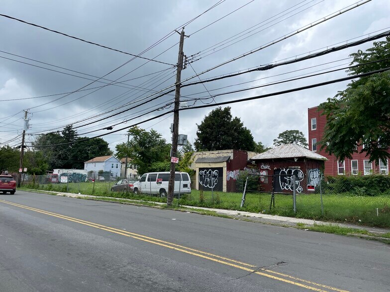 More Photos Of 41-43 W Sandford Blvd, Mount Vernon Land For Lease