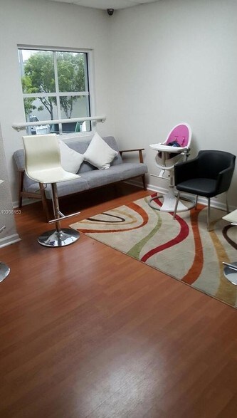 More Photos Of 5900 NW 99th Ave, Miami Light Distribution For Lease