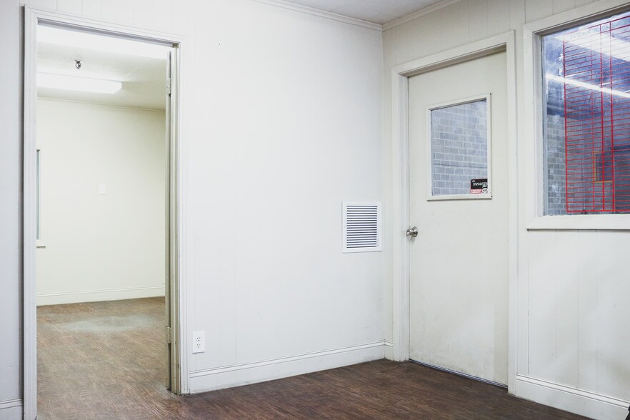 More Photos Of 1814 N Market St, Shreveport Manufacturing For Sale