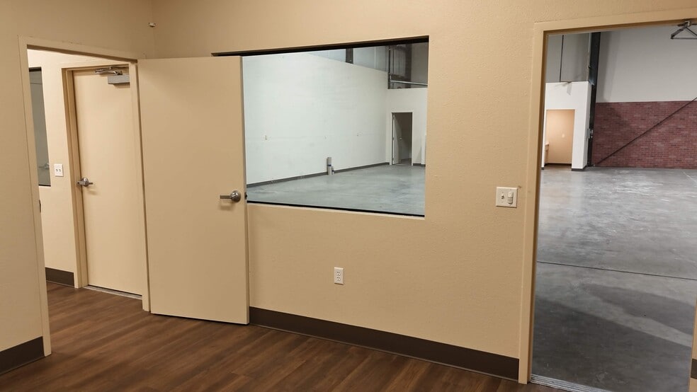 More Photos Of 617 Winmoore Way, Modesto Warehouse For Lease