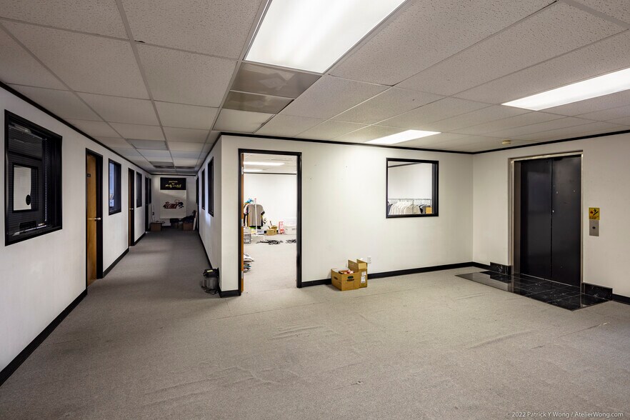 More Photos Of 705 Wallingford Bend, Austin Light Distribution For Lease