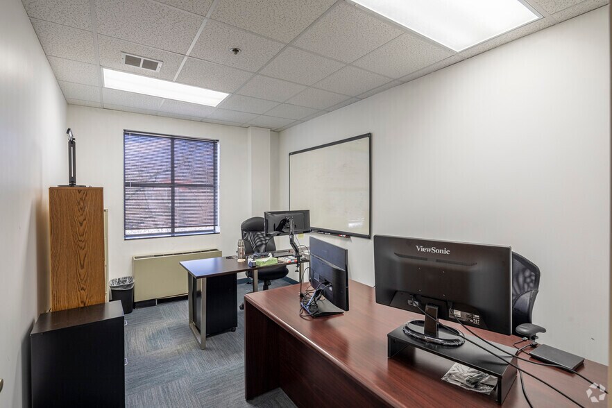 More Photos Of 8850 Richmond Hwy, Alexandria Office For Lease