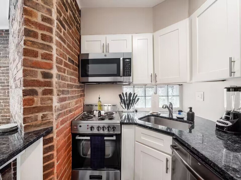 More Photos Of 370-372 Forest St, Columbus Apartments For Sale