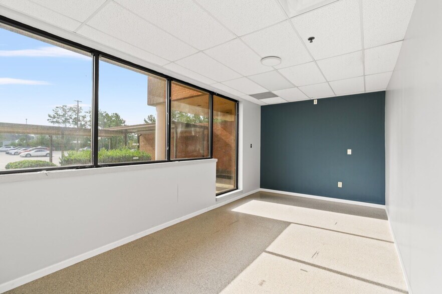 More Photos Of 8733-Unit 300 17 Bypass Hwy, Myrtle Beach Flex For Lease