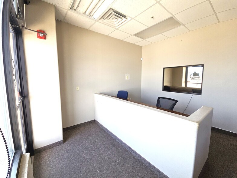 More Photos Of 2921 Friendly Pl, Bullhead City Light Distribution For Lease