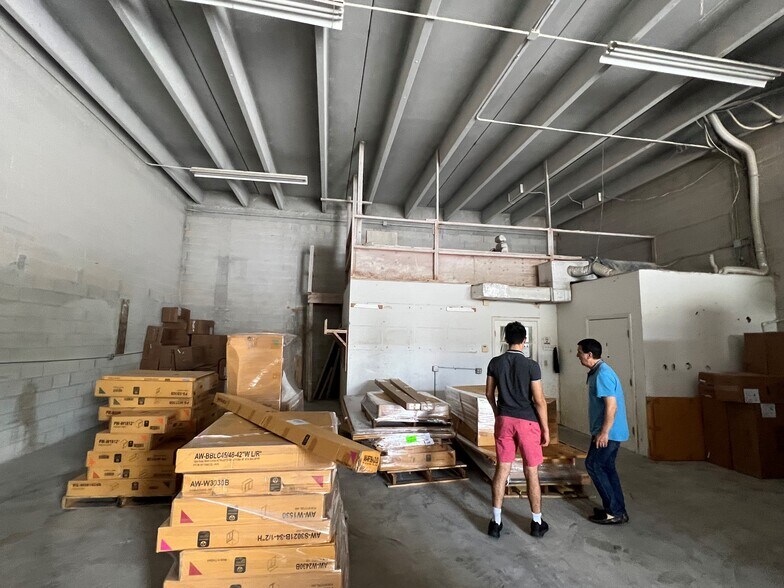 More Photos Of 352 Tall Pines Rd, West Palm Beach Warehouse For Lease