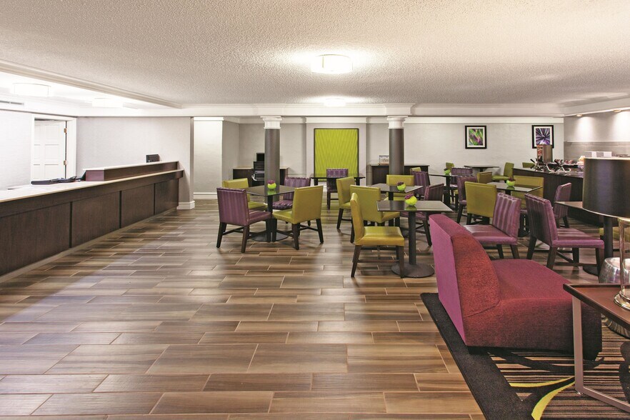 More Photos Of 2926 Tulare St, Fresno Hotel For Sale