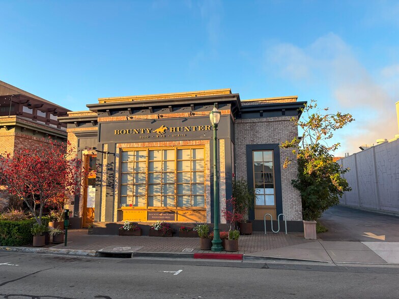 More Photos Of 1521 Mt Diablo Blvd, Walnut Creek Freestanding For Lease