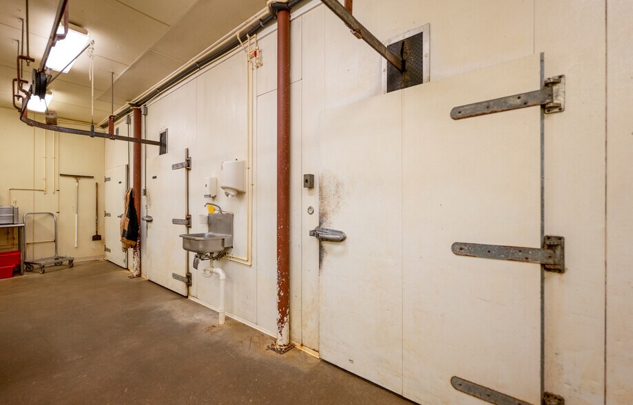 More Photos Of 4634 Highway 185, New Haven Freestanding For Sale