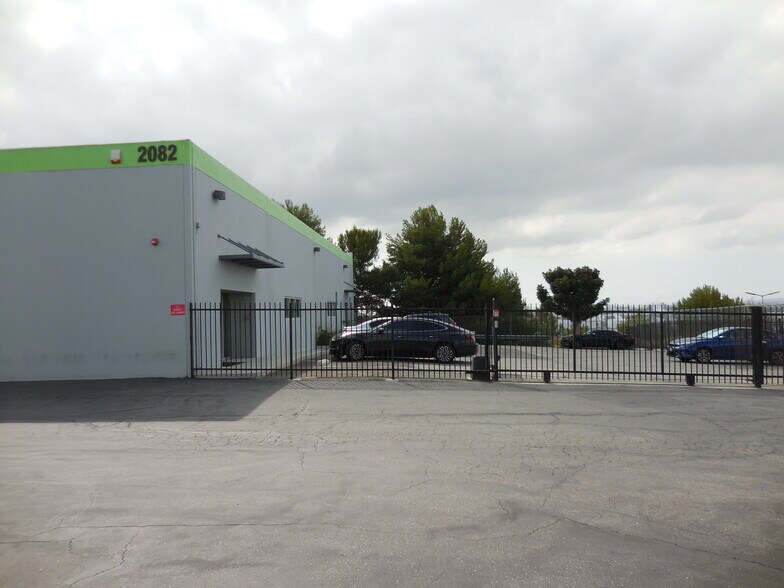 More Photos Of 2082 E Gladwick St, Rancho Dominguez Warehouse For Lease