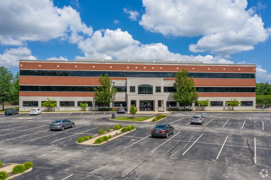 More Photos Of 6085 Parkland Blvd, Mayfield Heights Office For Lease