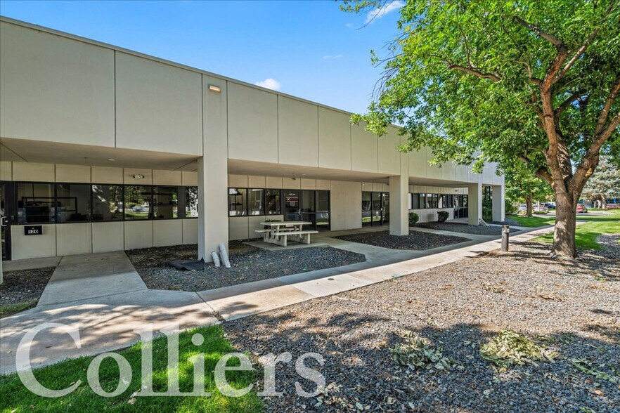 More Photos Of 600 N Steelhead Way, Boise Showroom For Sale