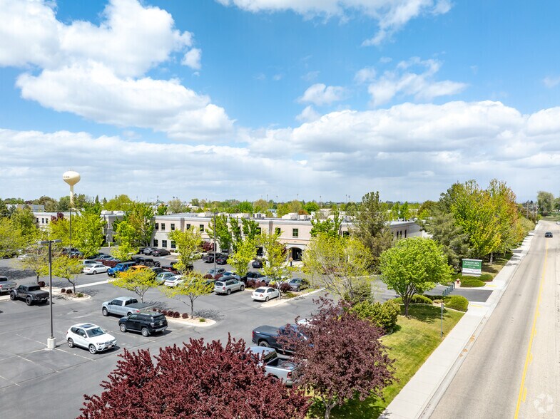 More Photos Of 651 S Stratford Dr, Meridian Office For Lease