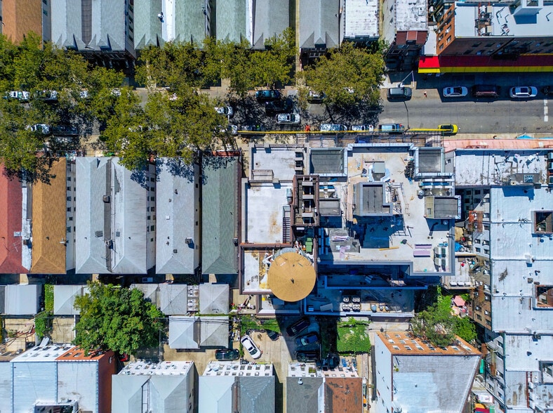 More Photos Of 821 45th St, Brooklyn Office For Lease